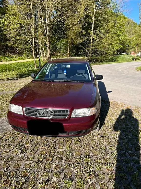 Gebraucht Audi A4 101 PS (74 kW) 1995 Rot Limousine