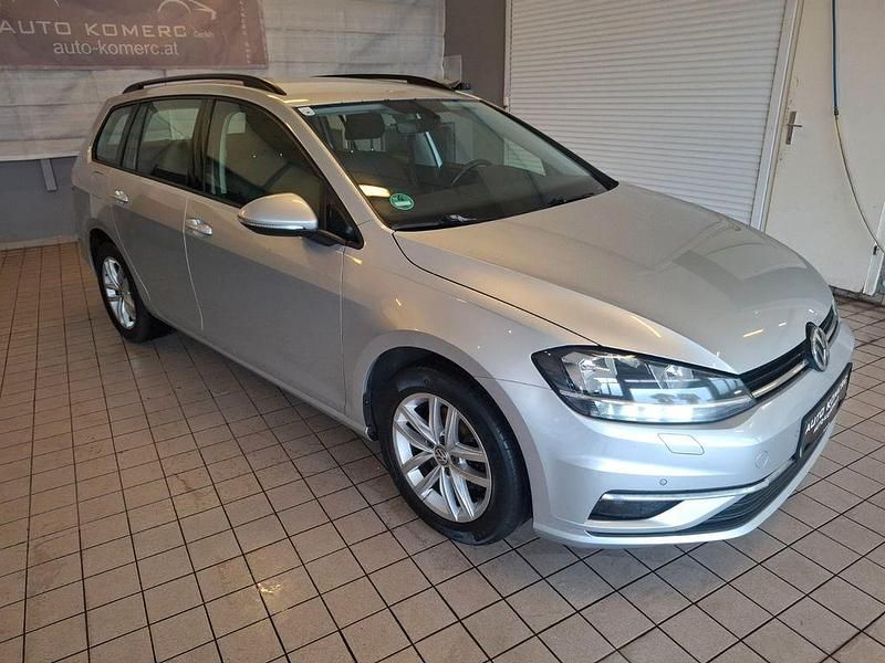 Second-hand VW Golf VII Trendline 116 CP (85 kW) 2018 Gri Break