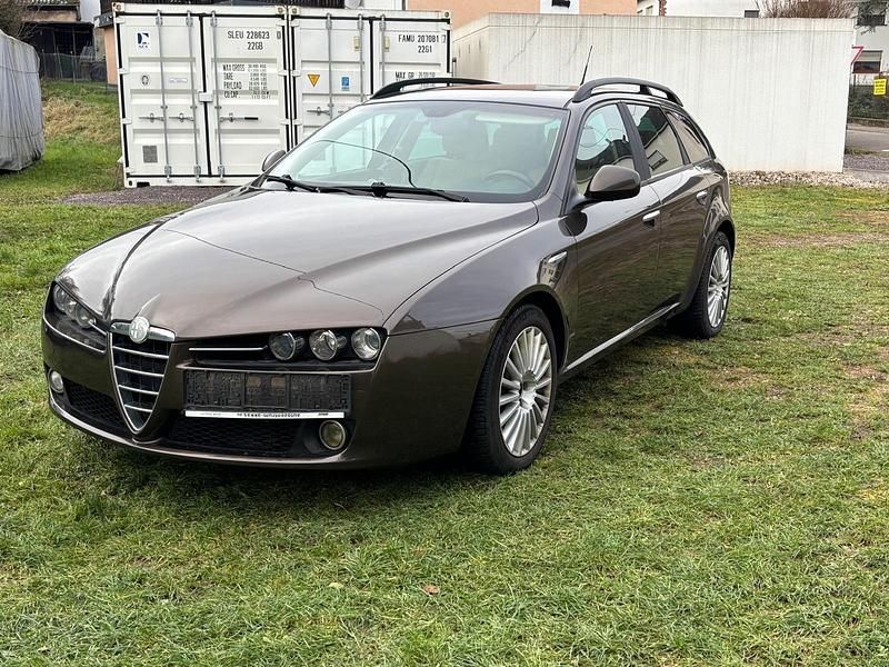 Braun Gebraucht 2007 Alfa Romeo 159 Kombi | 1.850 € (Superpreis) - Bild 1/4