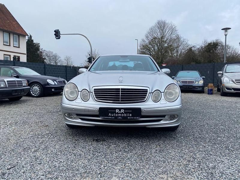 Gebraucht Mercedes E240 Avantgarde 177 PS (130 kW) 2005 Silber Limousine