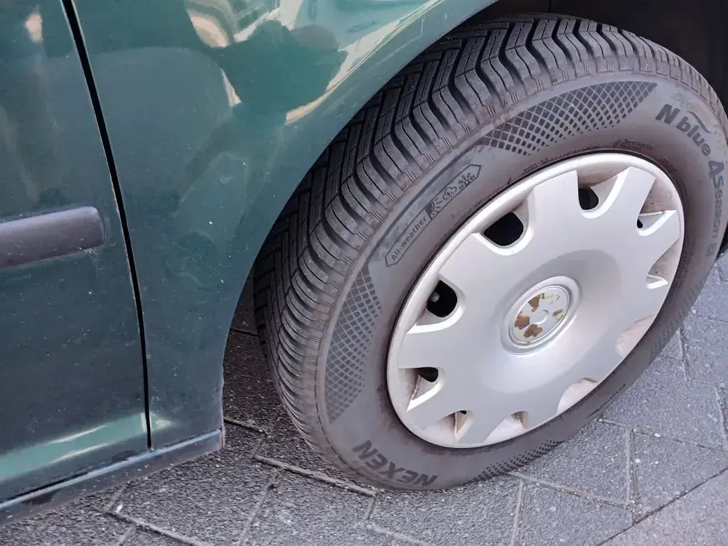 Gebraucht VW Bora Basis 101 PS (74 kW) 1999 Grün Limousine