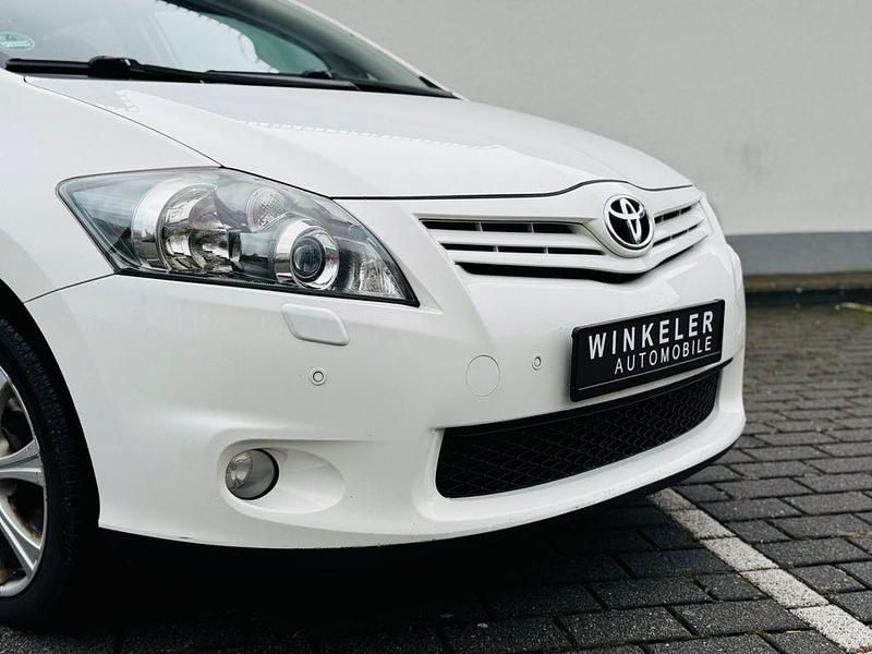 Gebraucht Toyota Auris 177 PS (130 kW) 2010 Weiß Limousine