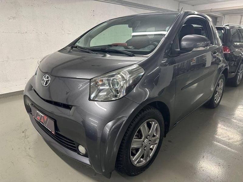 Grau Gebraucht 2011 Toyota iQ Kleinwagen | 5.500 € (Fairer Preis) - Bild 1/4