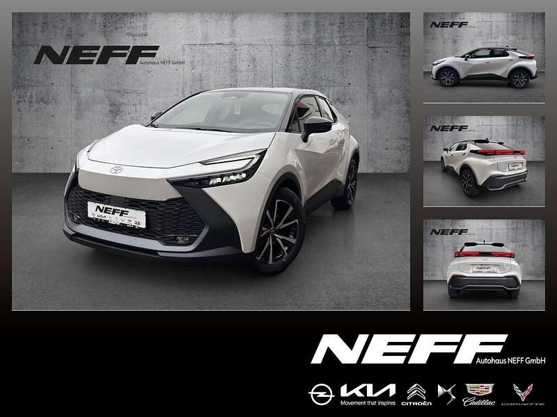 Platinum white pearl mc (089)/ Neu 2024 Toyota C-HR Team SUV | 31.270 € (Superpreis) - Bild 1/4