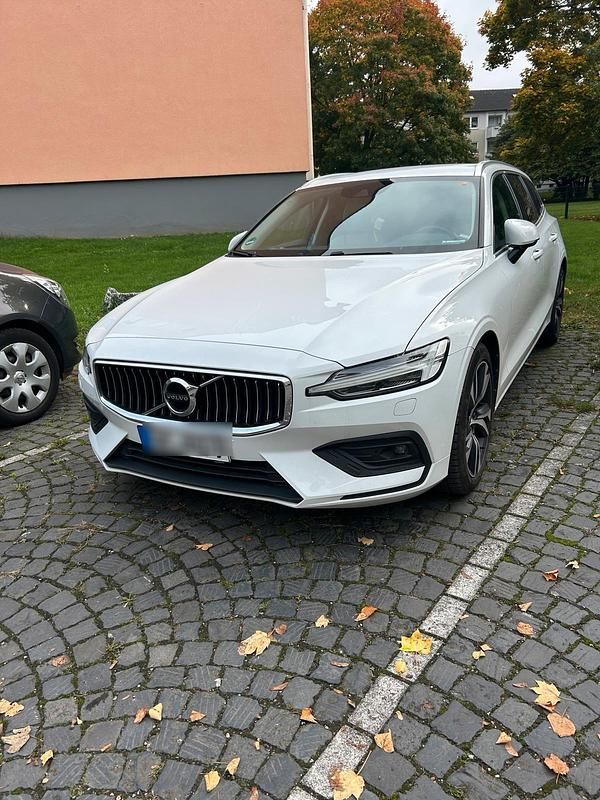 Weiß Gebraucht 2020 Volvo V60 Inscription Kombi | 24.000 € (Superpreis) - Bild 1/4