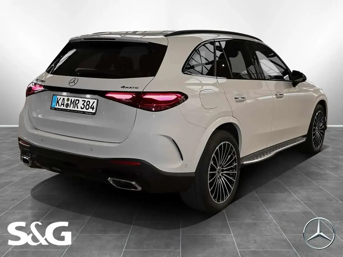 Gebraucht Mercedes GLC300 AMG 269 PS (197 kW) 2026 Unilack polarweiß SUV