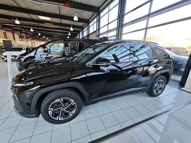 Neu Hyundai Tucson Select 150 PS (110 kW) 2026 Schwarz SUV