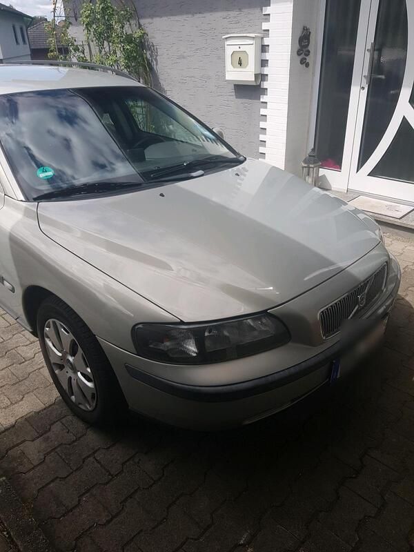 Silber Gebraucht 2001 Volvo V70 Kombi | 1.100 € - Bild 1/4