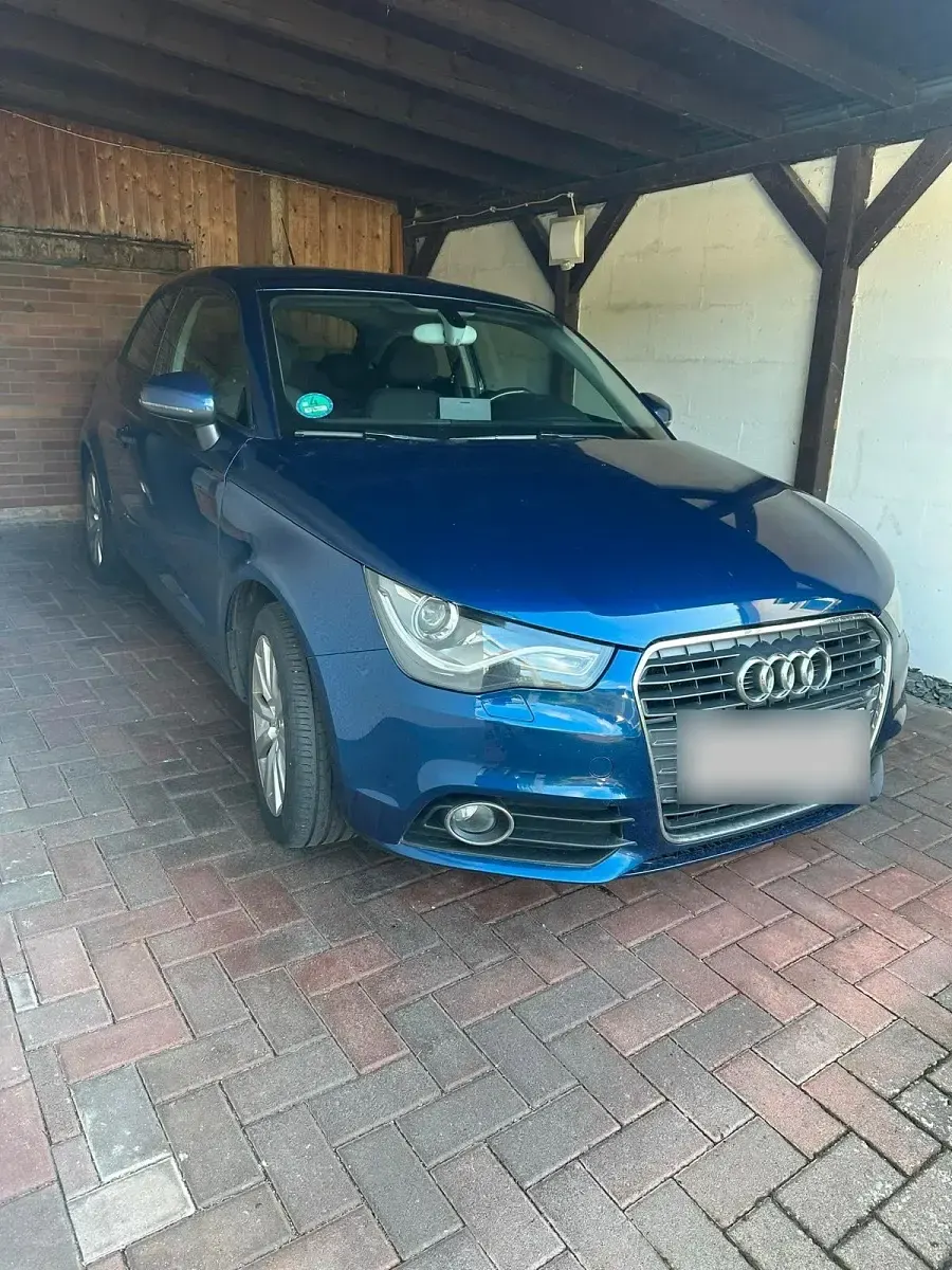 Gebraucht Audi A1 90 PS (66 kW) 2012 Blau Kleinwagen