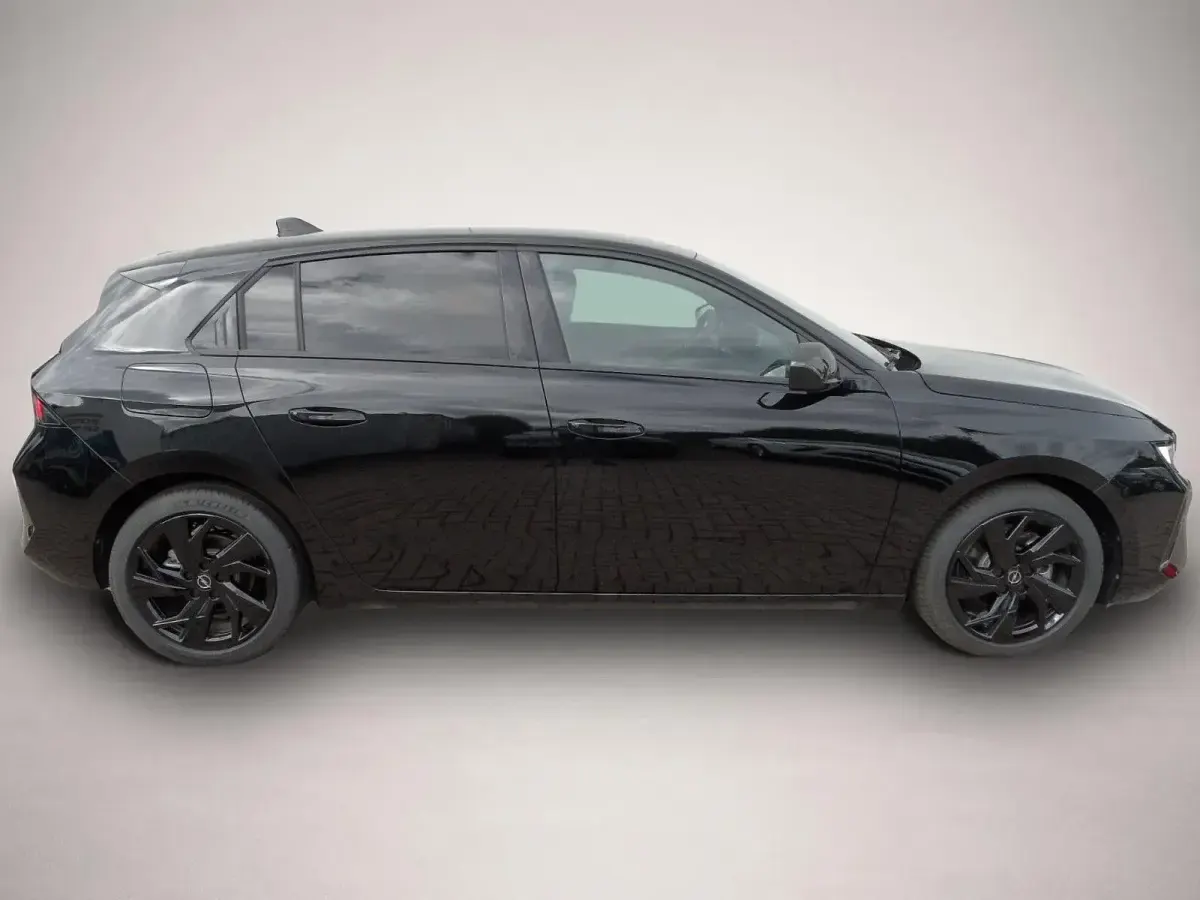 Gebraucht Opel Astra 131 PS (96 kW) 2024 Manufacturer Kleinwagen