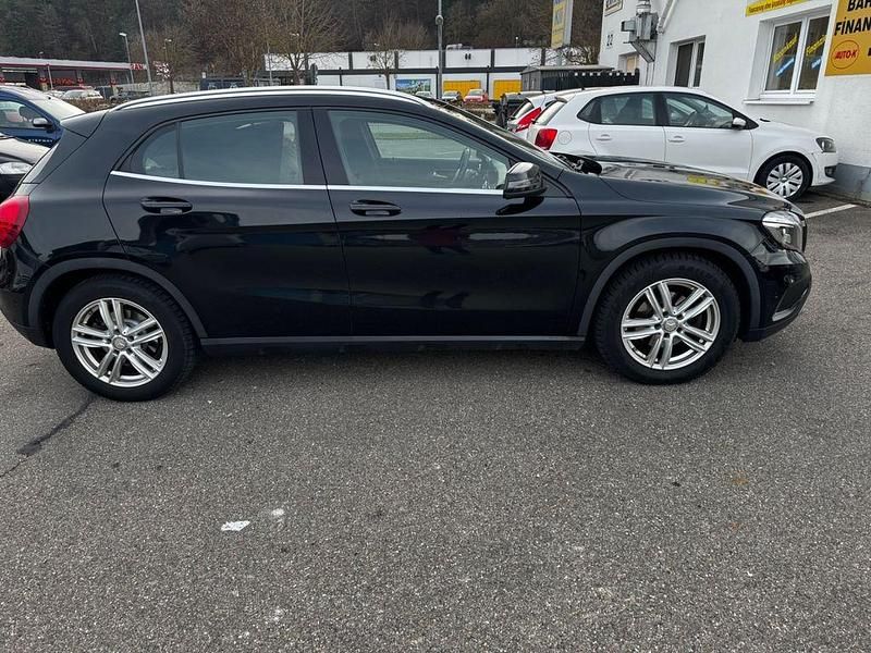 Gebraucht Mercedes GLA220 170 PS (125 kW) 2015 Schwarz SUV