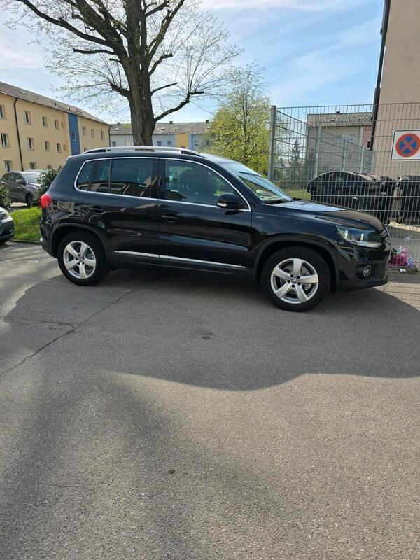 Schwarz Gebraucht 2016 VW Tiguan LOUNGE SUV | 12.500 € (Guter Preis) - Bild 1/4