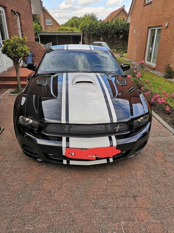 Gebraucht Ford Mustang Premium 309 PS (227 kW) 2012 Schwarz Coupé