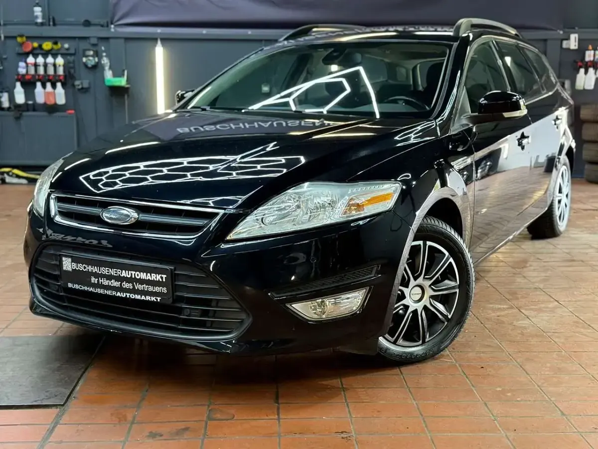 Gebraucht Ford Mondeo Trend 140 PS (102 kW) 2011 Pantherschwarz metallic Kombi