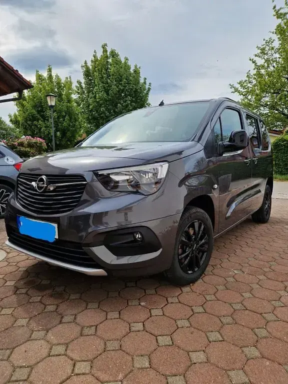 Gebraucht Opel Combo Life Ultimate 131 PS (96 kW) 2024 Grau Van / Kleinbus