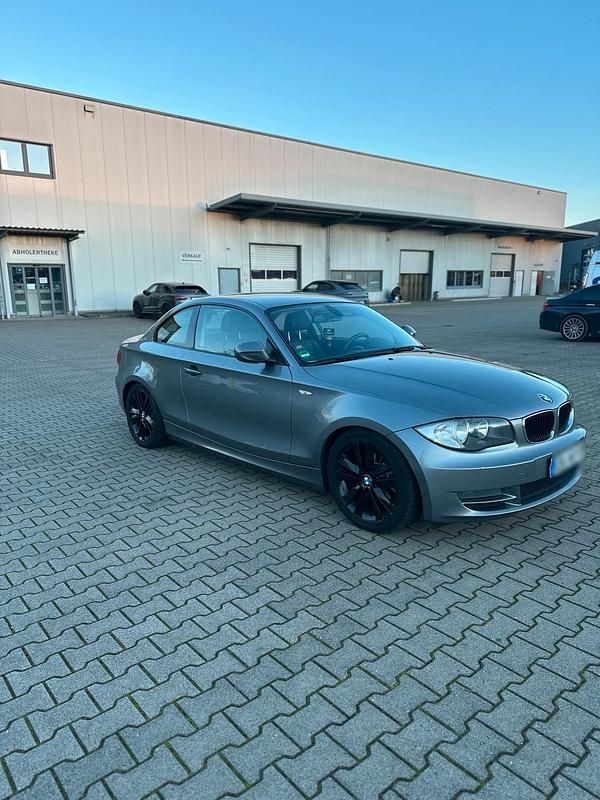 Gebraucht BMW 118 Coupé 143 PS (105 kW) 2010 Grau Coupé