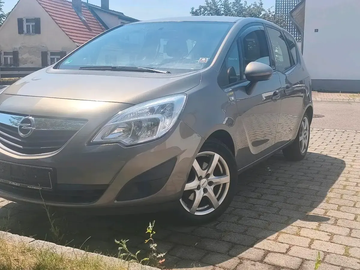 Gebraucht Opel Meriva 120 PS (88 kW) 2013 Silber Van / Kleinbus