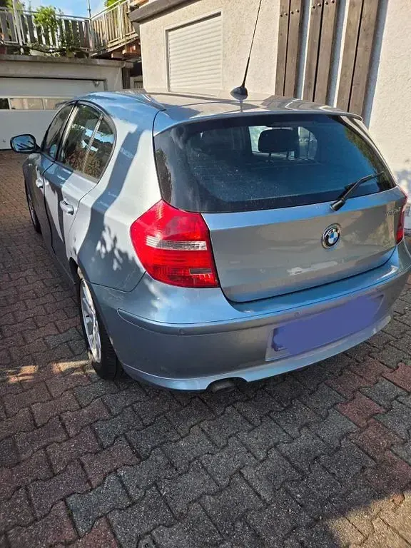Gebraucht BMW 116 116 PS (85 kW) 2010 Blau Kleinwagen