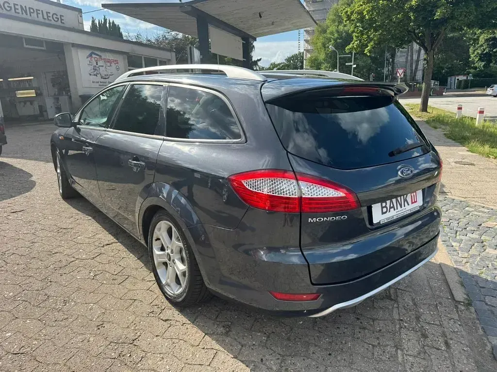 Gebraucht Ford Mondeo Sport 140 PS (102 kW) 2010 Grau Limousine