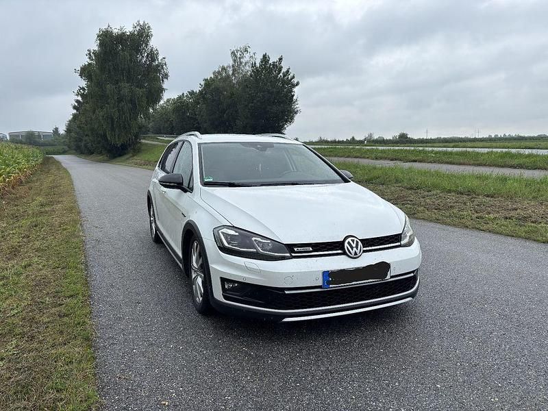 Weiß Gebraucht 2017 VW Golf Alltrack Kombi | 22.399 € (Teuer) - Bild 1/4