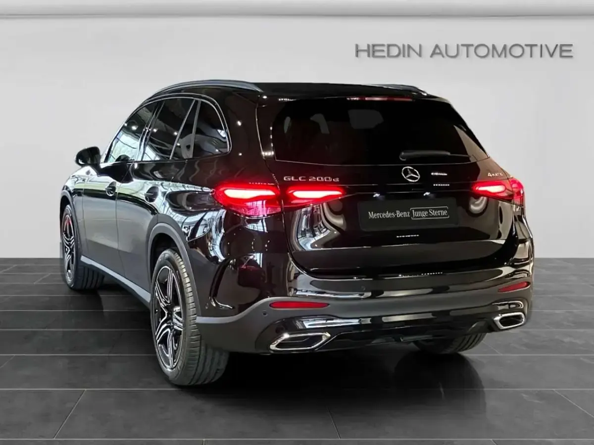 Gebraucht Mercedes GLC200 AMG 163 PS (119 kW) 2025 Schwarz SUV