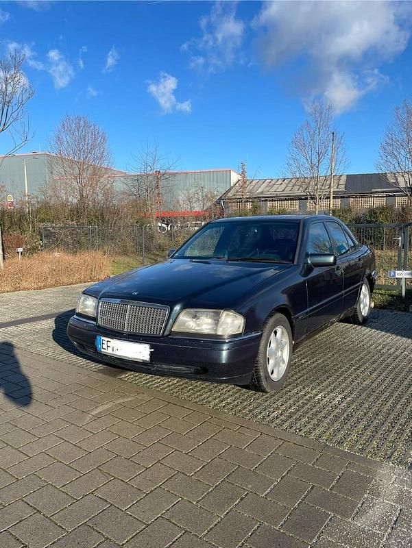 Schwarz Gebraucht 1997 Mercedes C180 Limousine | 2.100 € (Superpreis) - Bild 1/4