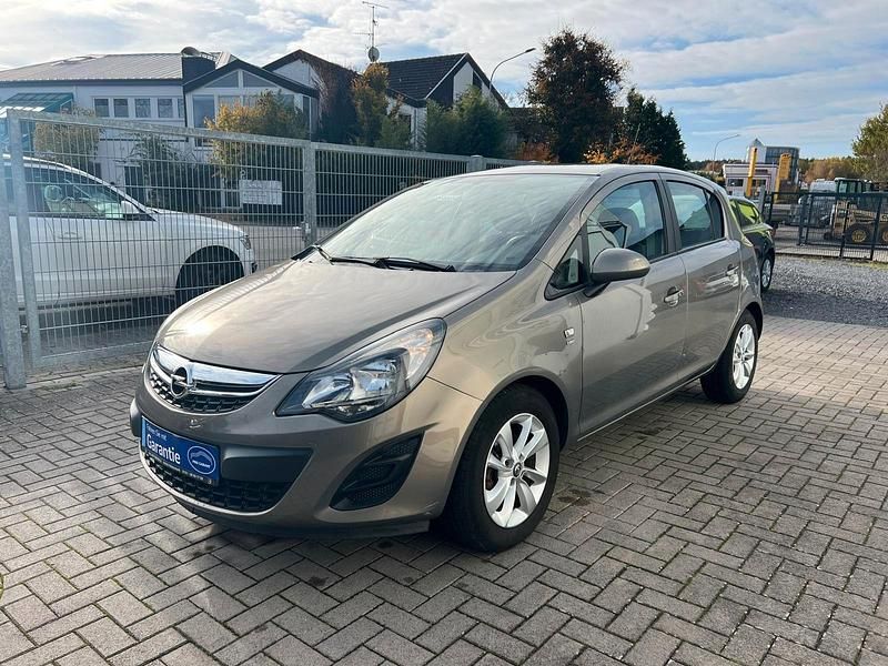 Braun Gebraucht 2014 Opel Corsa Energy Kleinwagen | 6.600 € (Etwas zu teuer) - Bild 1/4