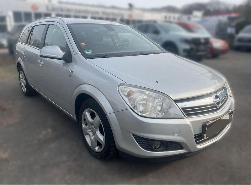 Gebraucht Opel Astra Edition 90 PS (66 kW) 2010 Silber Kombi