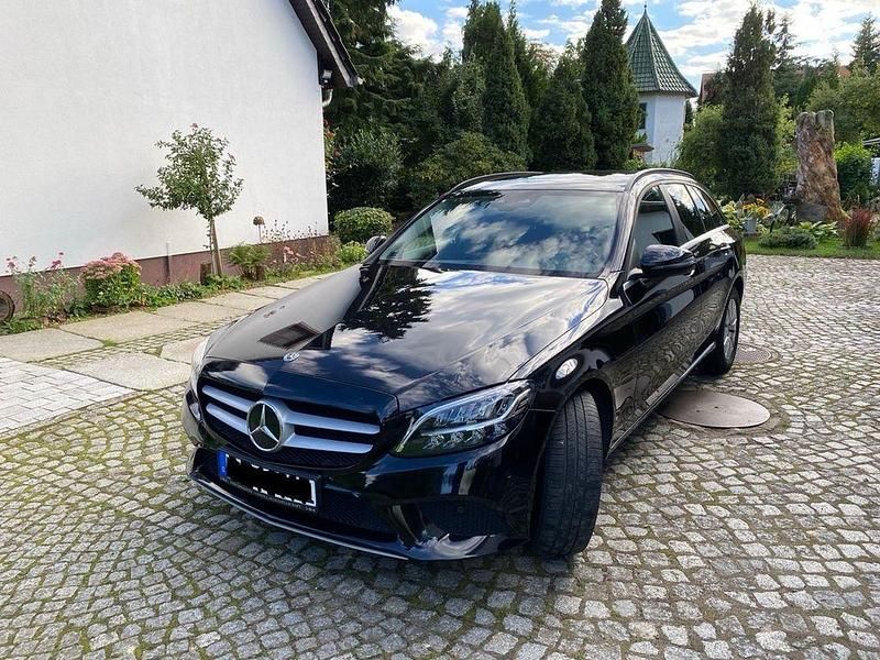 Schwarz Gebraucht 2020 Mercedes C200 Limousine | 18.200 € (Superpreis) - Bild 1/4