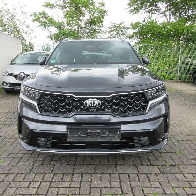 Grau Gebraucht 2021 Kia Sorento Platinum SUV | 27.987 € (Superpreis) - Bild 1/4