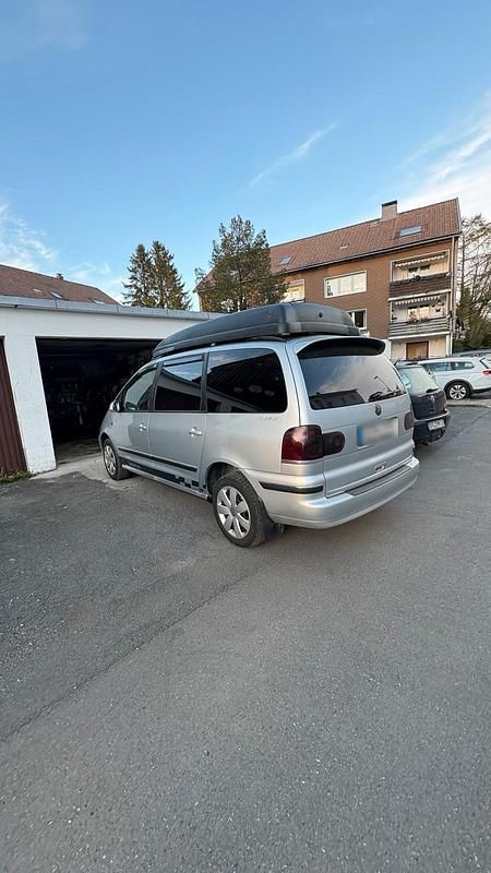 Second-hand VW Sharan 116 CP (85 kW) 2004 Gri Monovolum