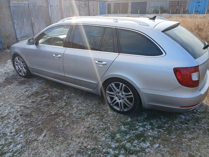 Gebraucht Skoda Superb Elegance 260 PS (191 kW) 2010 Silber Kombi