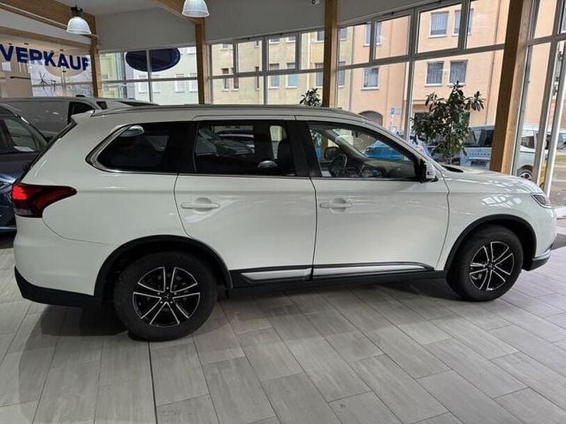 Gebraucht Mitsubishi Outlander Edition 150 PS (110 kW) 2018 Weiß SUV