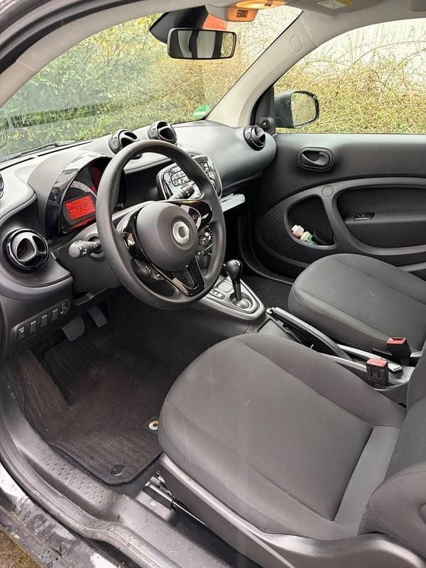 Gebraucht Smart ForTwo Coupé 60 kW (82 PS) 2021 Schwarz Coupé