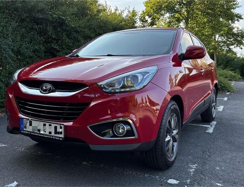 Rot Gebraucht 2013 Hyundai ix35 SUV | 10.999 € (Etwas zu teuer) - Bild 1/4