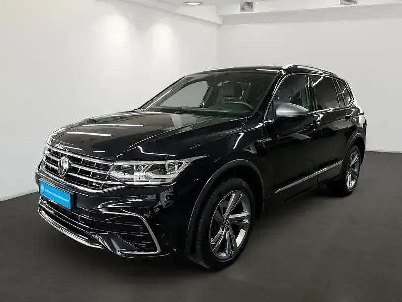 Gebraucht VW Tiguan Allspace R-line 200 PS (147 kW) 2022 Deep black perleffekt SUV