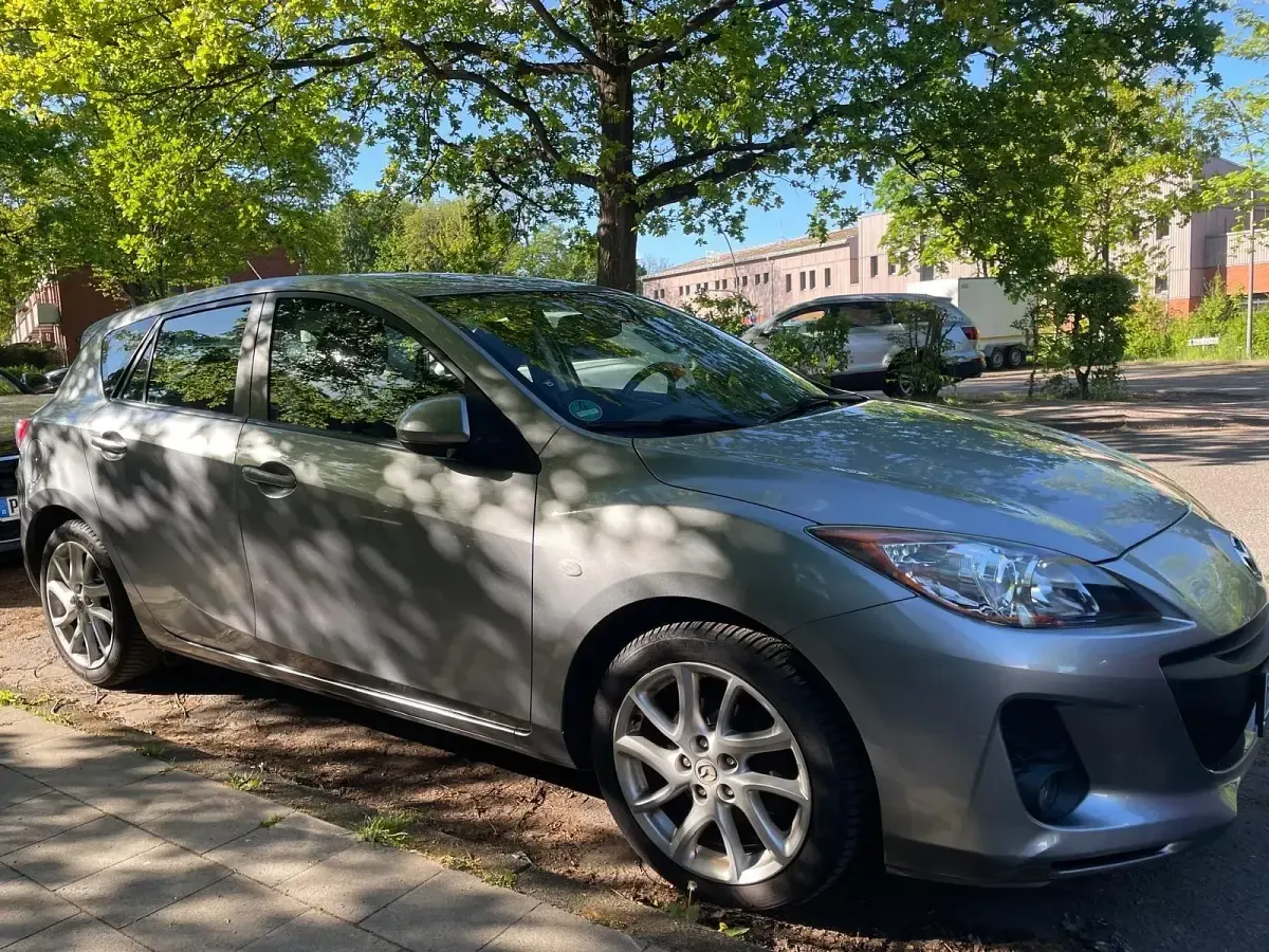 Gebraucht Mazda 3 105 PS (77 kW) 2012 Silber Limousine