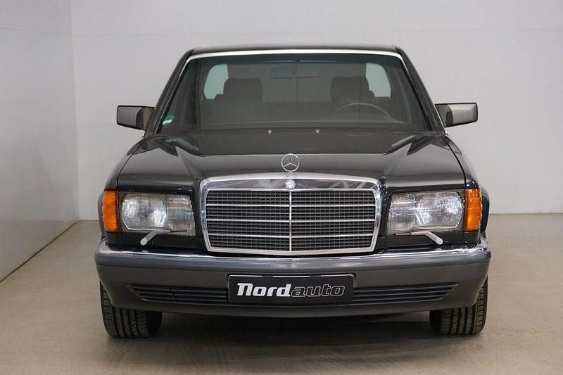 Gebraucht Mercedes 560 299 PS (219 kW) 1990 Schwarz Limousine