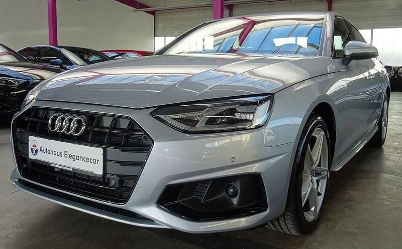 Gebraucht Audi A4 Sport 204 PS (150 kW) 2022 Florettsilber Limousine