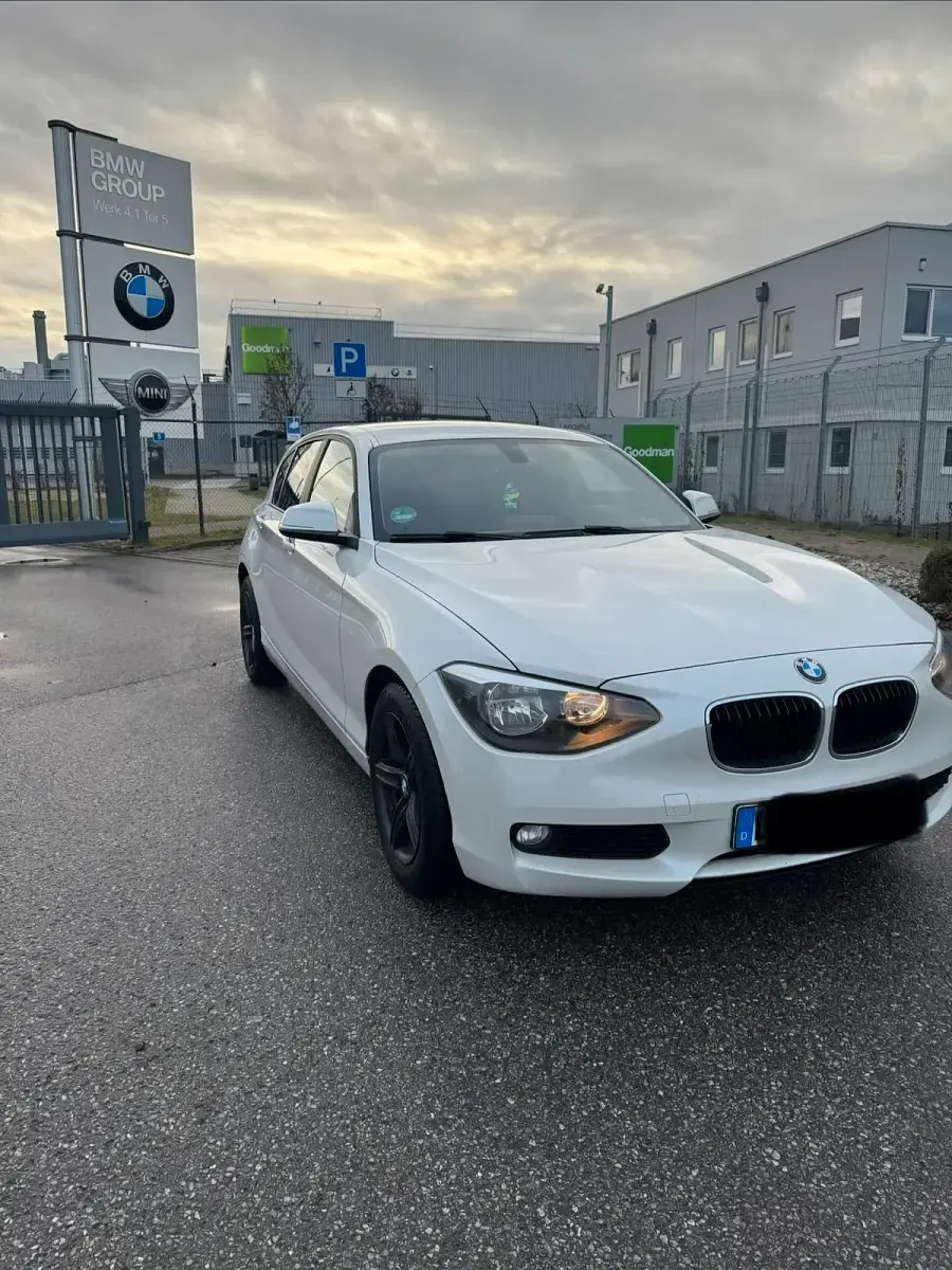 Gebraucht BMW 116 116 PS (85 kW) 2015 Weiß Kleinwagen