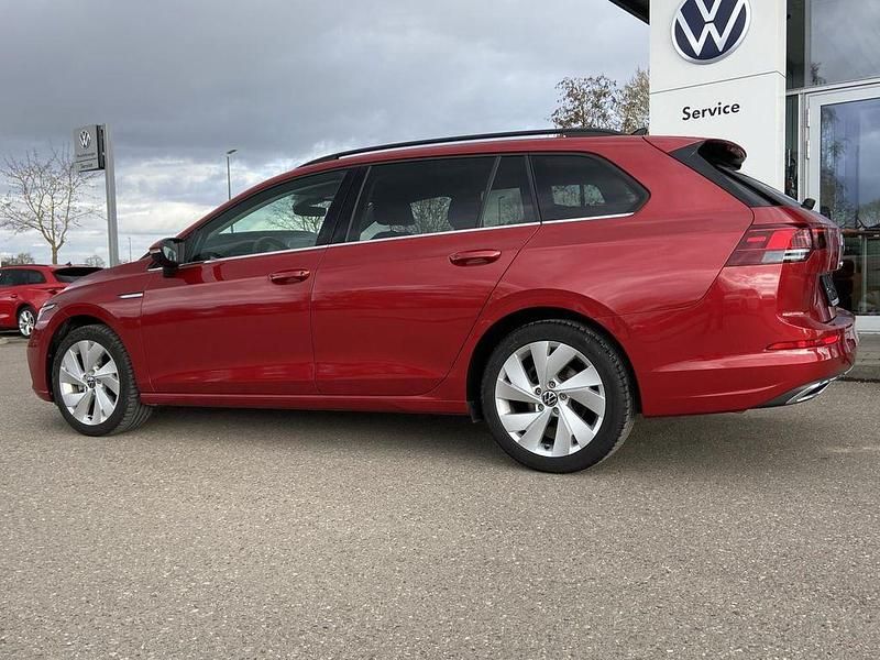 Gebraucht VW Golf VIII Active 131 PS (96 kW) 2023 Rot Kombi
