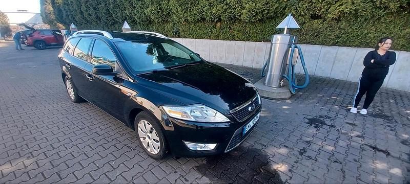 Schwarz Gebraucht 2009 Ford Mondeo Kombi | 3.300 € - Bild 1/4