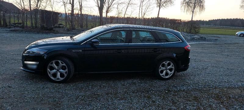 Gebraucht Ford Mondeo 200 PS (147 kW) 2013 Schwarz Kombi