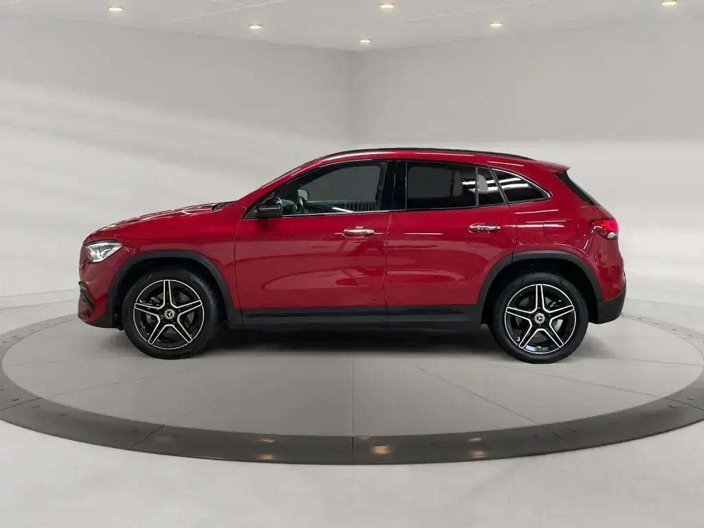 Gebraucht Mercedes GLA250 AMG 160 PS (117 kW) 2023 Manufaktur patagonienrot metallic SUV