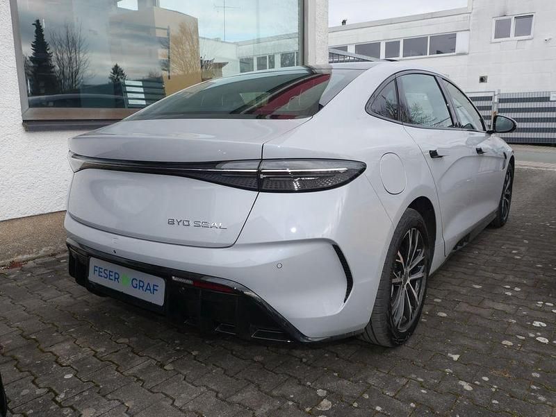 Neu BYD Seal Comfort 169 kW (231 PS) 2026 Grau Limousine