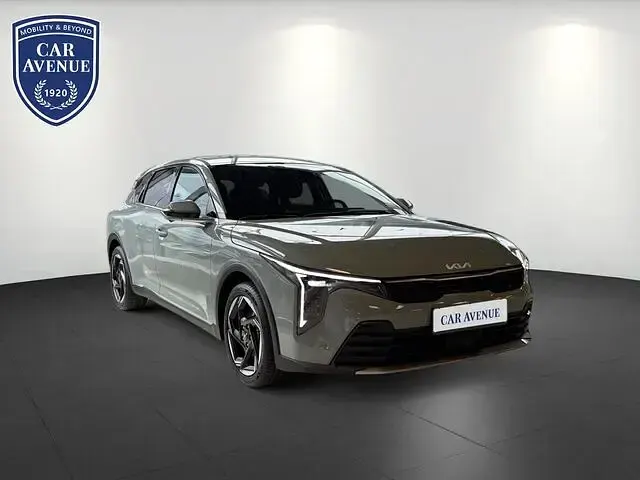 Gebraucht Kia K4 150 PS (110 kW) 2025 Hellgrau schwarz Limousine