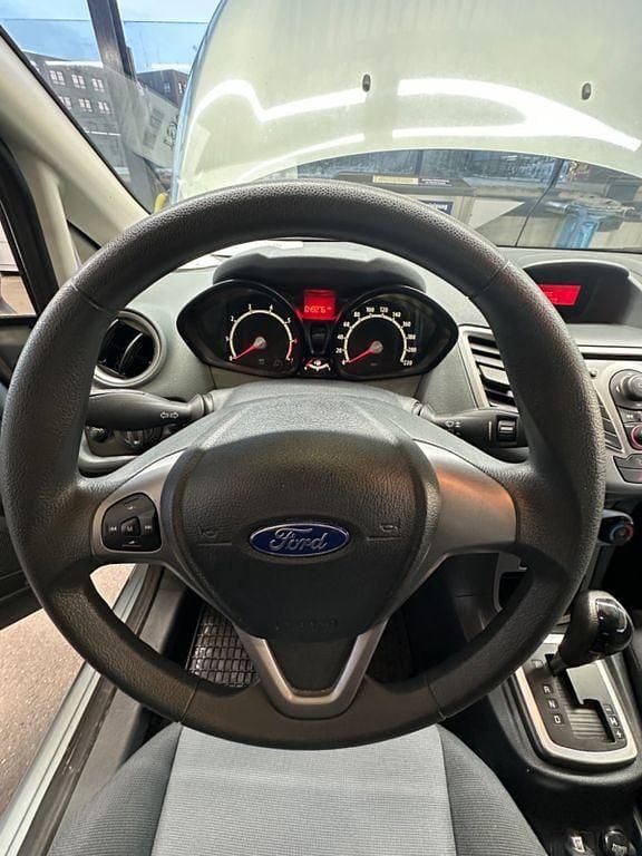 Gebraucht Ford Fiesta Titanium 97 PS (71 kW) 2009 Grau Kleinwagen