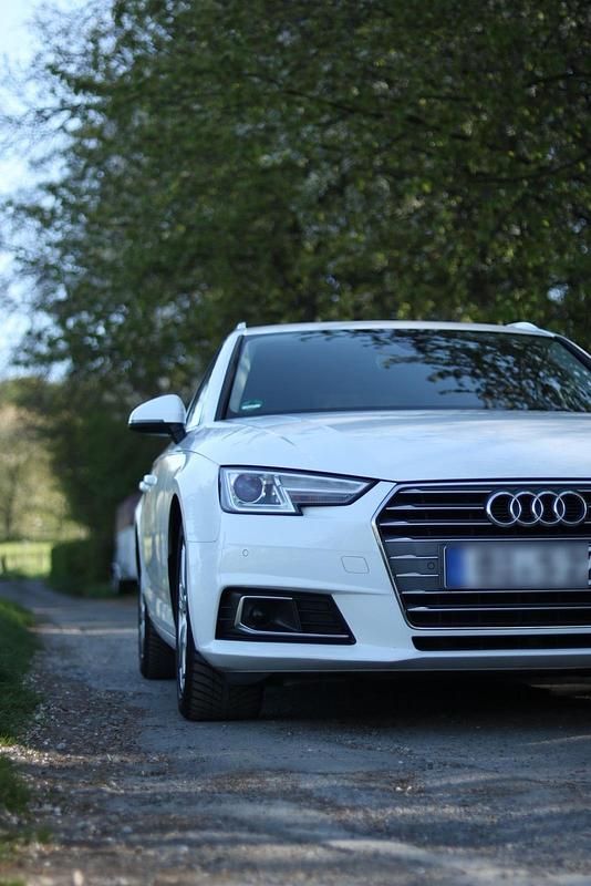 Gebraucht Audi A4 140 PS (102 kW) 2017 Weiß Kombi