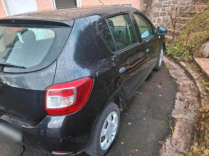 Gebraucht Dacia Sandero 73 PS (53 kW) 2016 Schwarz Kleinwagen