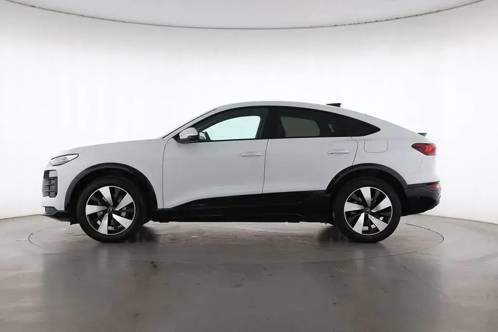 Gebraucht Audi Q6 Sportback e-tron Sport 185 kW (252 PS) 2025 Gletscherweiss SUV